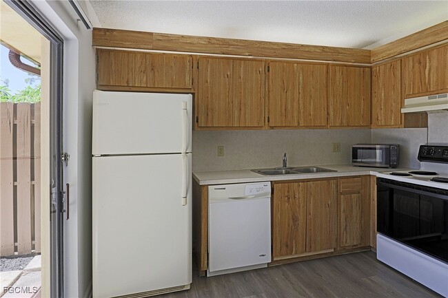 Building Photo - 5580 Malt Dr