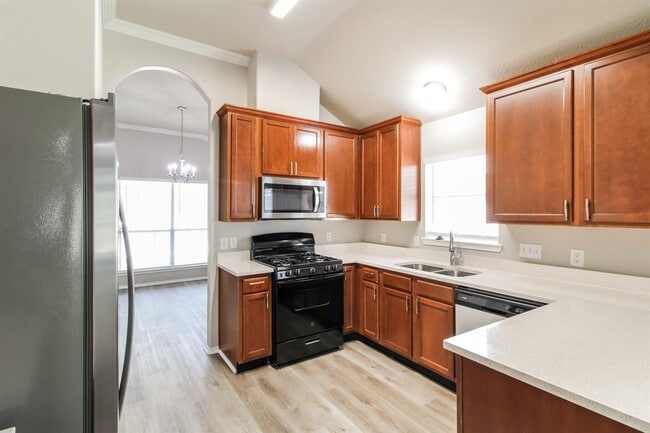 Building Photo - 9422 Camelia Crest Ln