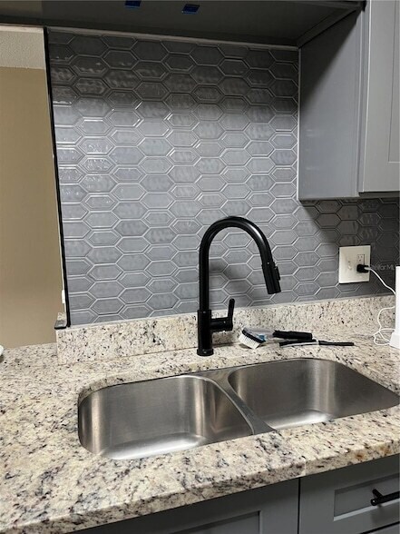 Building Photo - 211 Thorn Tree Place Unit 211