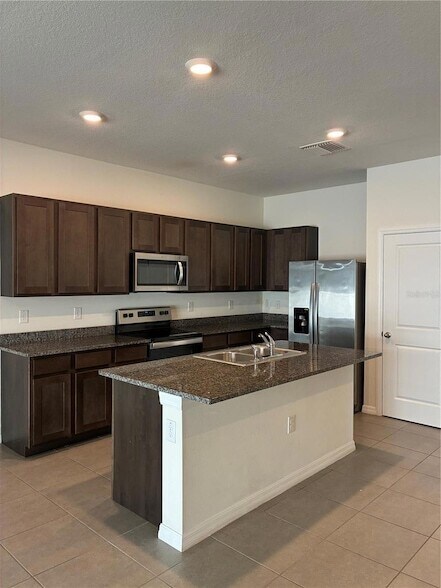 Building Photo - 2913 Beluga Bay Dr