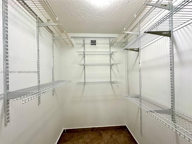 Building Photo - 231 SW 116th Ave