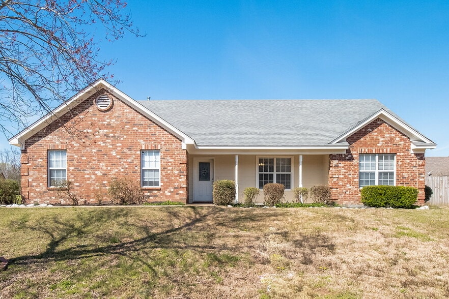 Primary Photo - 3455 Pendulum Dr N