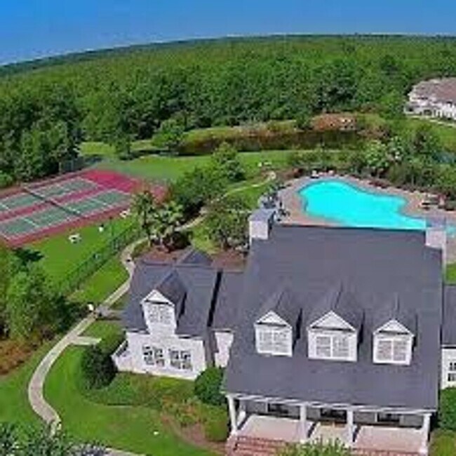 Building Photo - 28 Pomona Cir