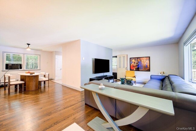 Building Photo - 132 Proctor Rd