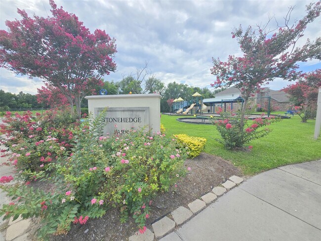 Building Photo - 1423 Stone Bluff Dr