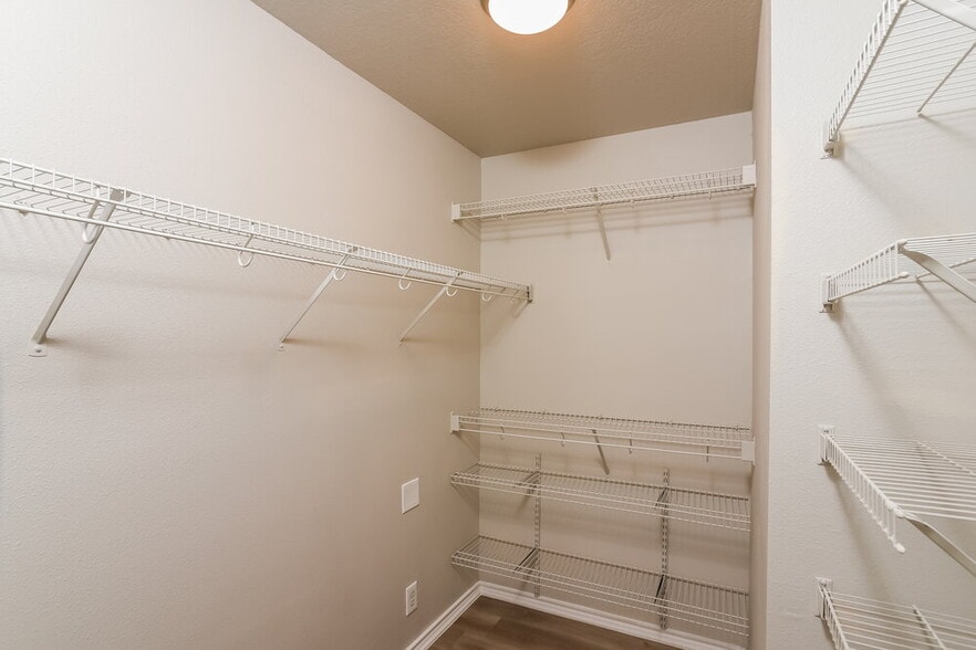 Building Photo - 2638 Montebello