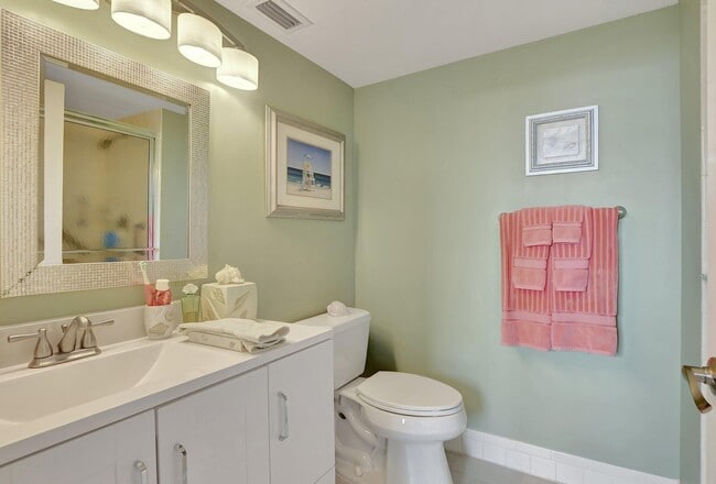 Building Photo - 14527 Bonaire Dr