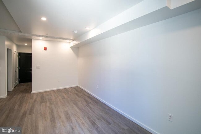 Building Photo - 1201 Vine St