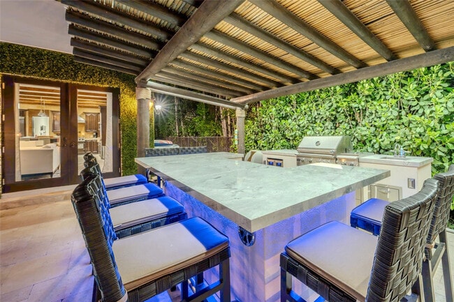 Building Photo - 2430 Castilla Isle