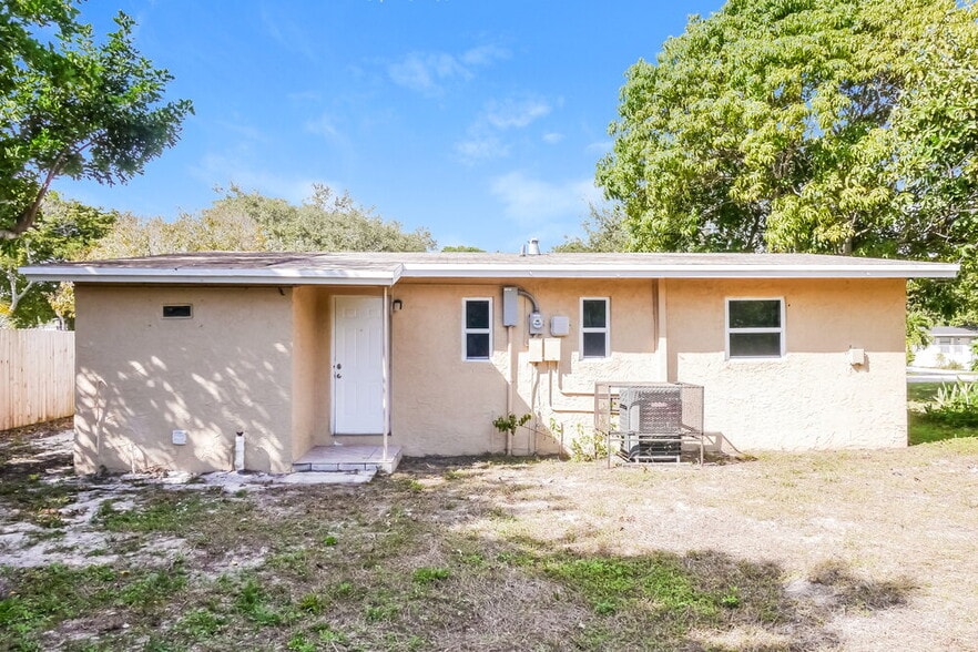 Building Photo - 1616 NW 16th St