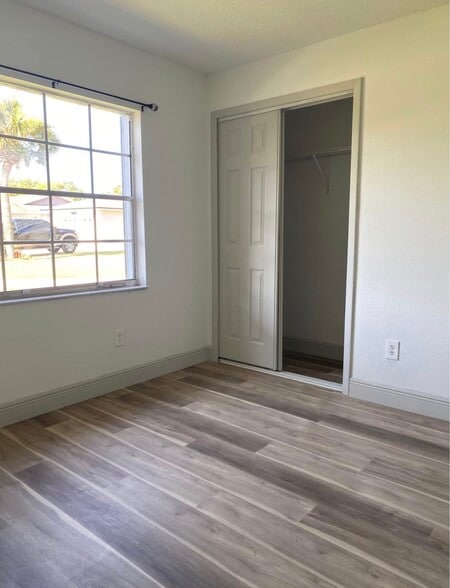 Building Photo - 7607 High Meadow Cir