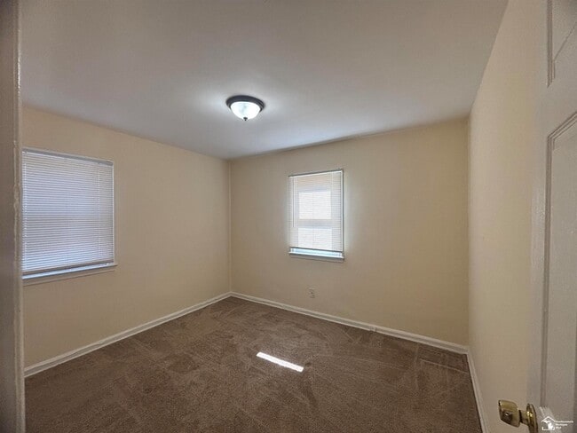 Building Photo - 26138 Yale St