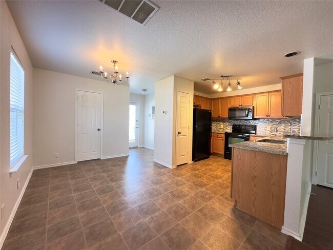 Building Photo - 513 Rolling Oak Dr