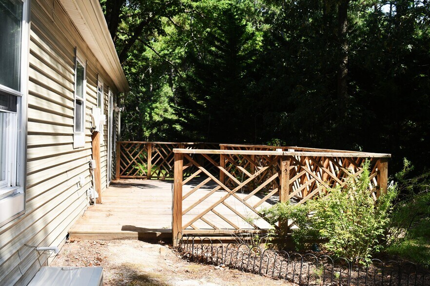 Building Photo - 11601 Heron Dr