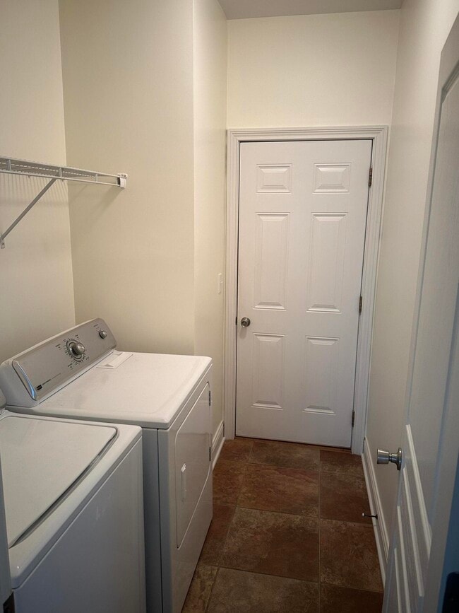 Building Photo - 106 Wisteria Ln
