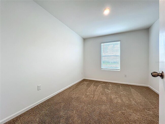 Building Photo - 9824 Walkway Dr