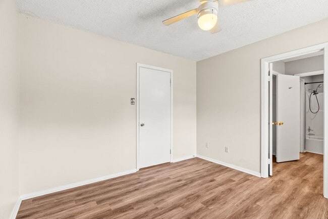 Building Photo - Townhouse in Maumelle!