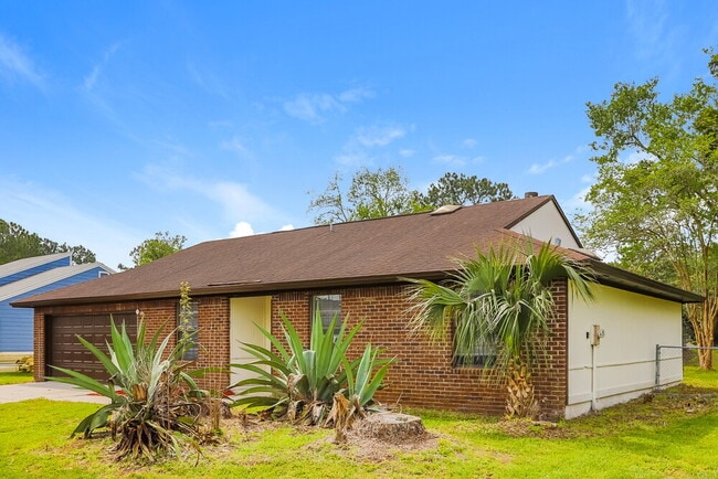 Building Photo - 4324 Pilgrim Way