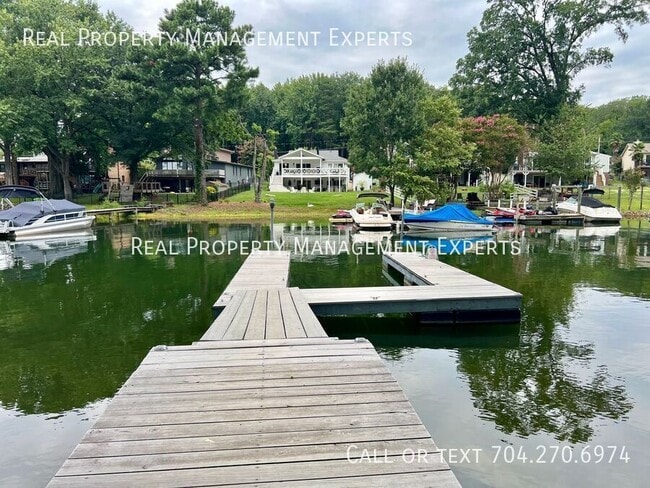 Building Photo - 21212 Rio Oro Dr