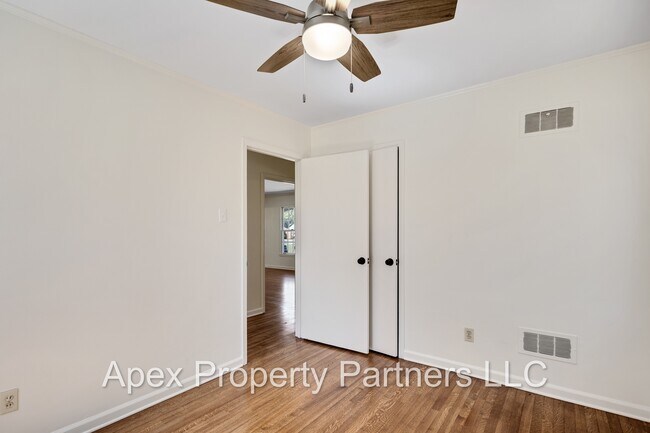 Building Photo - 5319 Chickasaw Rd