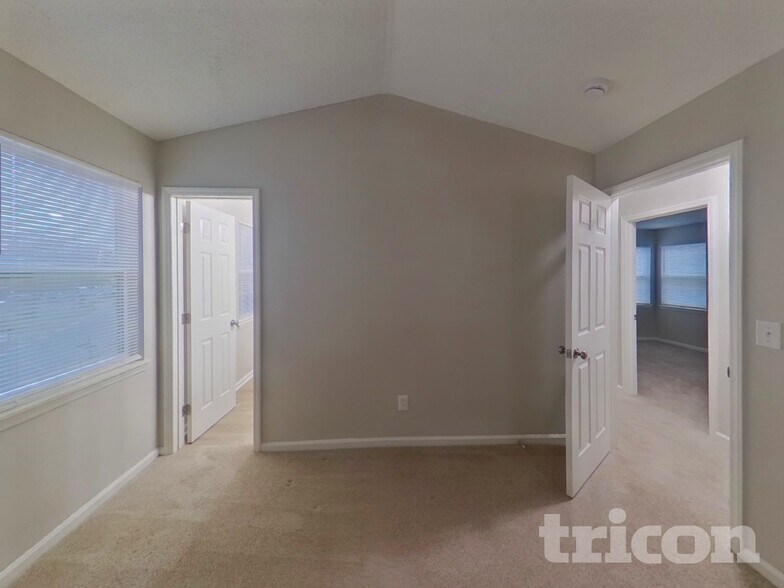 Building Photo - 9320 Amy Dr