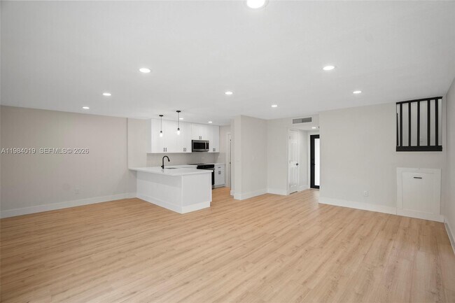 Building Photo - 28015 SW 143rd Ct