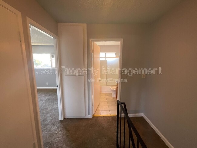 Building Photo - 292 Grecia Ct