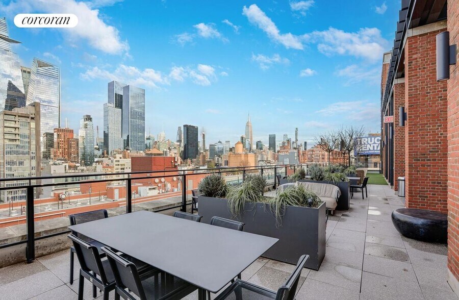 Building Photo - 555 W 22nd St