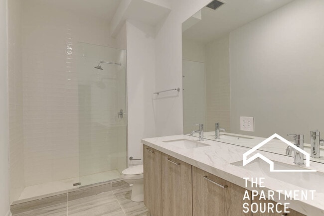 Building Photo - 2550 S Wabash Ave