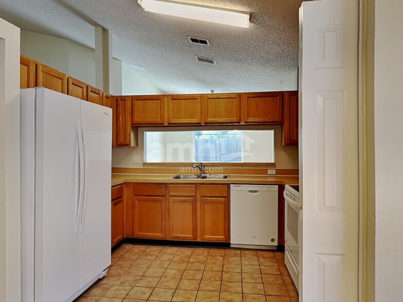 Building Photo - 4308 Iveyglen Ave