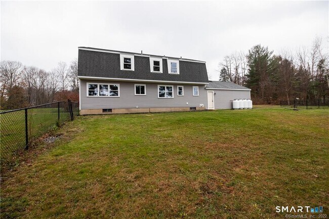 Building Photo - 2 Saddle Ridge Rd