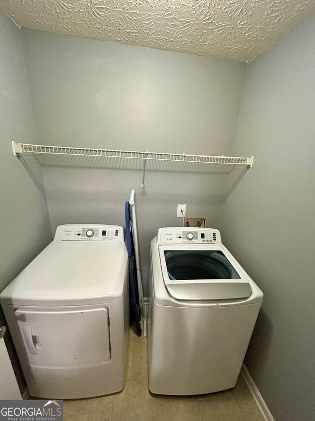 Building Photo - 4201 High Park Ln