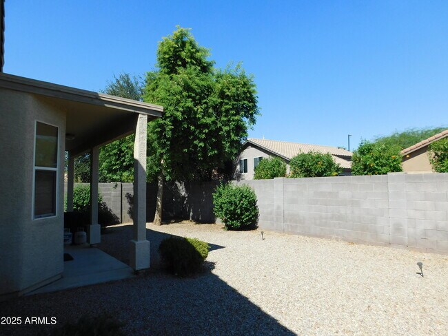 Building Photo - 2656 E Sherri Dr