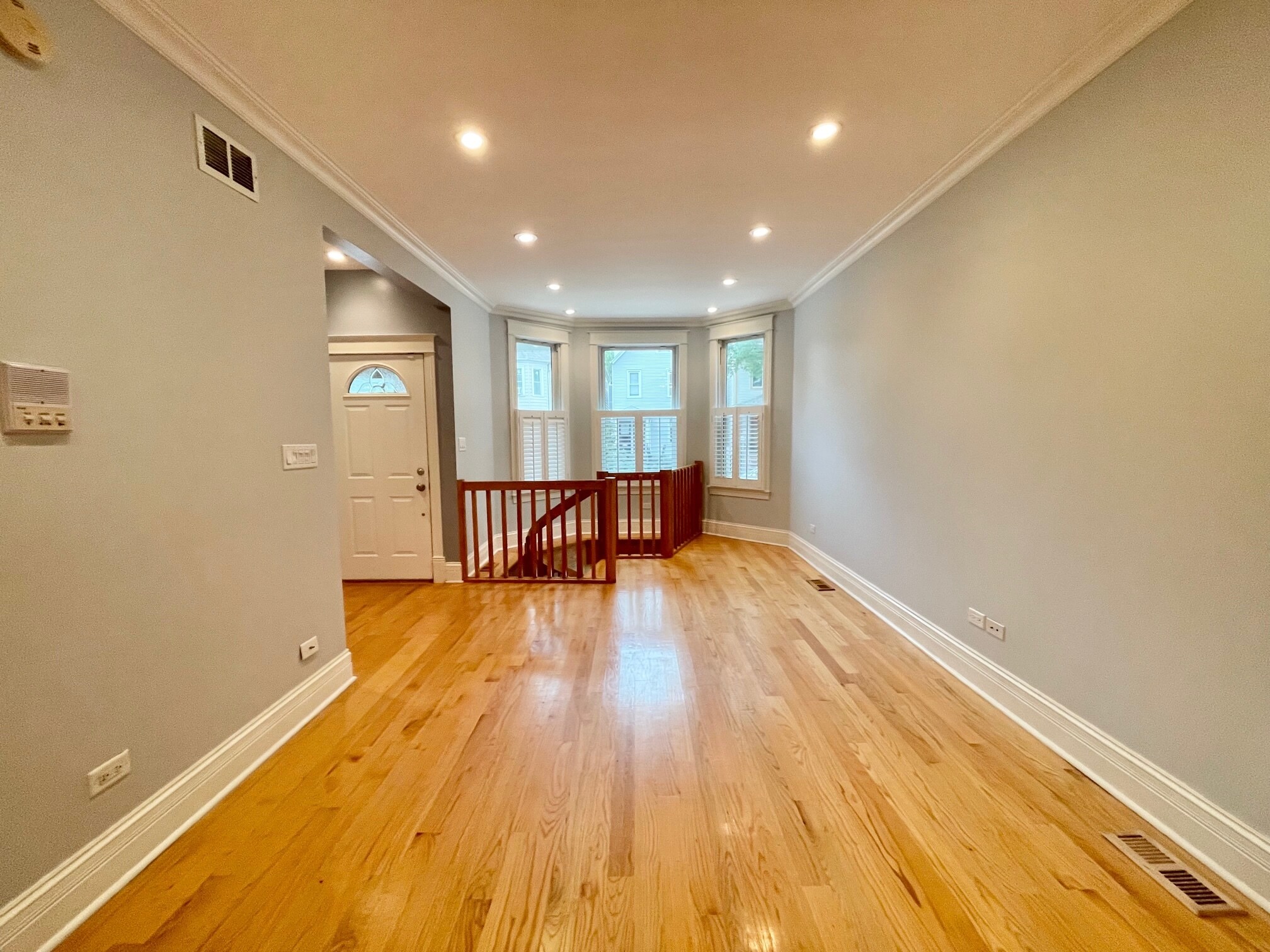 Building Photo - 3448 N Damen Ave