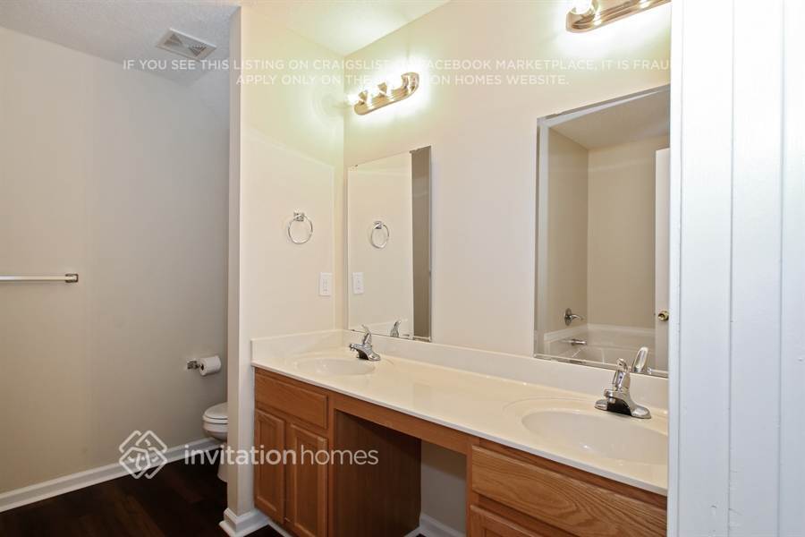 Building Photo - 11203 Pointer Ridge Dr