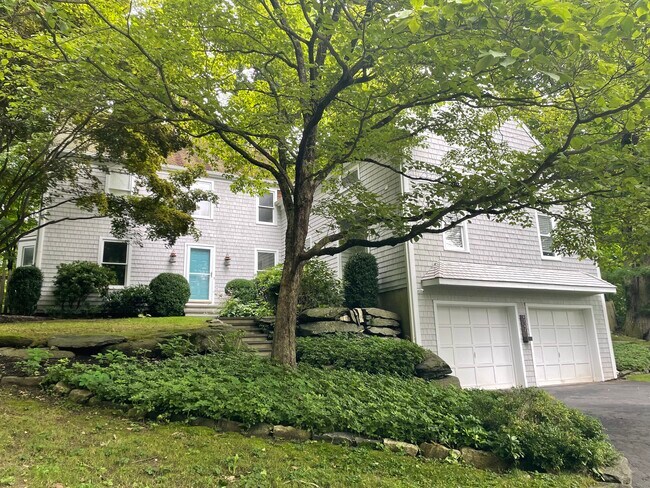 Primary Photo - 537 Westover Rd