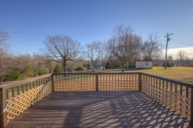 Building Photo - 9404 Locust Creek Rd