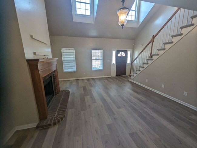 Building Photo - Hanahan Lake View Home for Lease