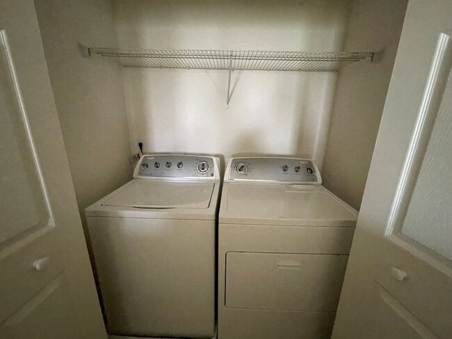 Building Photo - 2018 Creekstone Dr