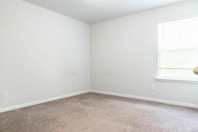 Building Photo - 706 Lenox Dr