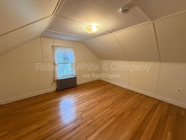 Building Photo - 36 Pomeroy Ave