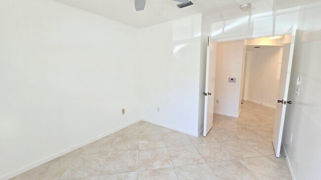 Building Photo - 5139 Floria Way