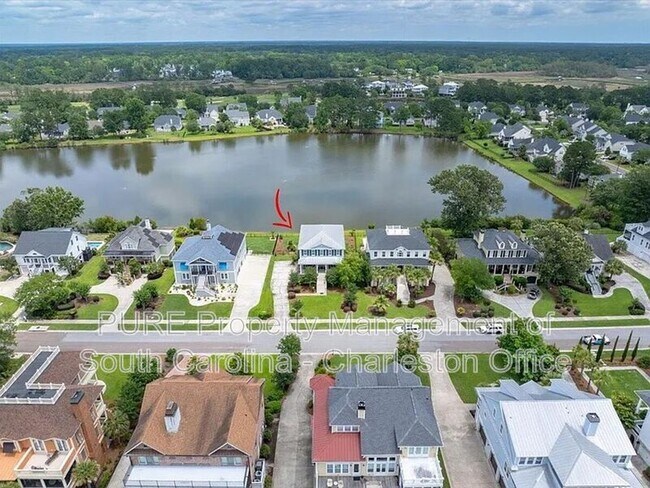 Building Photo - 1597 Rivertowne Country Club Dr