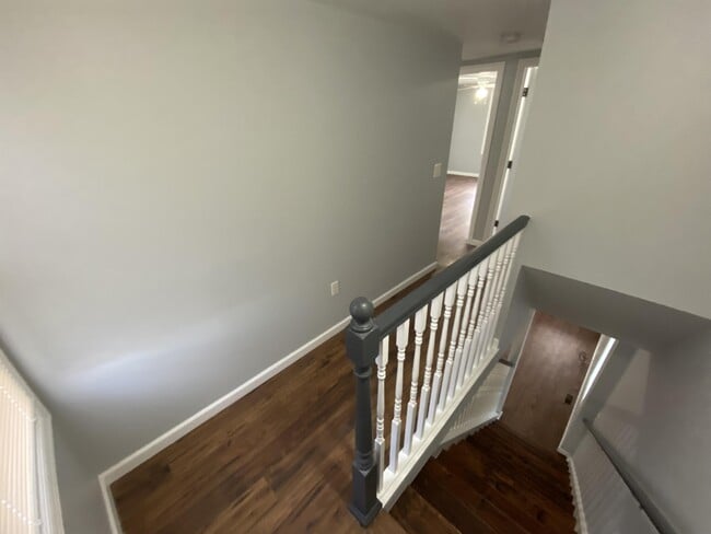 Building Photo - 112 Laurel St