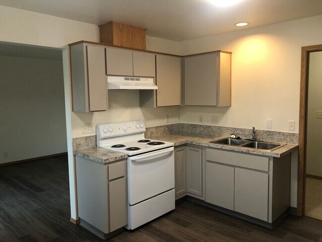 Building Photo - 226 S 59th St