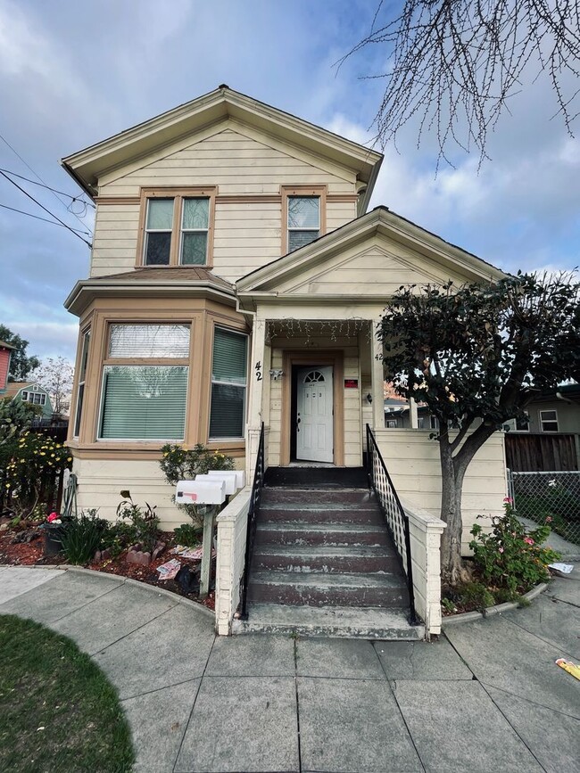 Building Photo - 42 N 10th St