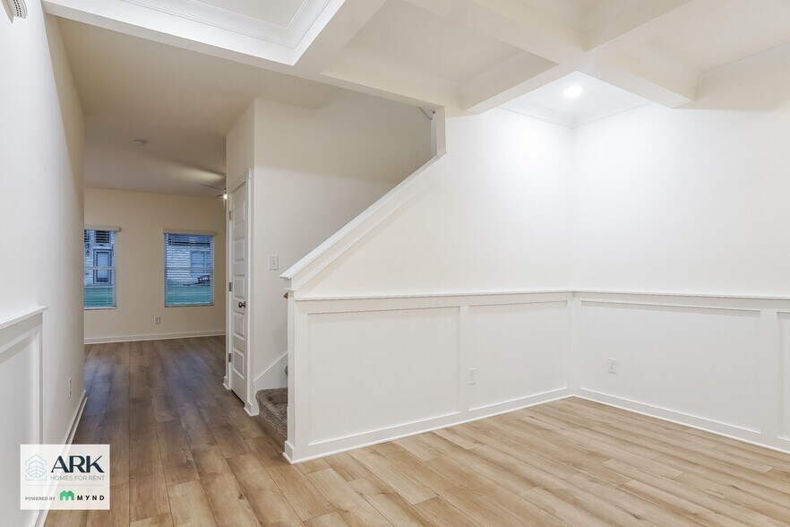 Building Photo - 5418 Bluebell Cir