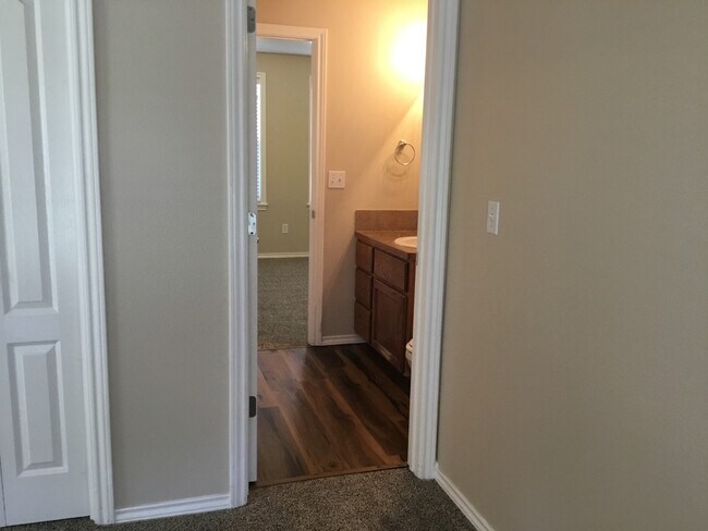 Building Photo - Beautiful & Spacious Four Bedroom Meridian Home!!!