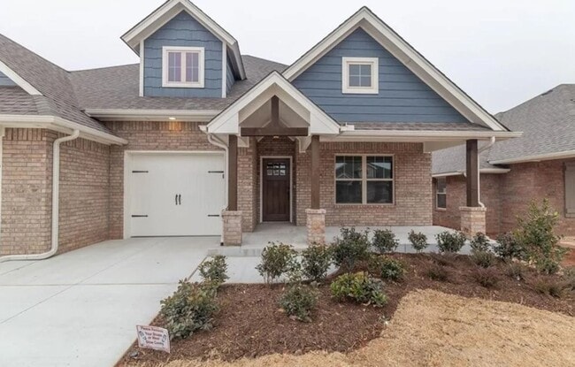 Building Photo - 4BD/3BTH home Minutes from I-35