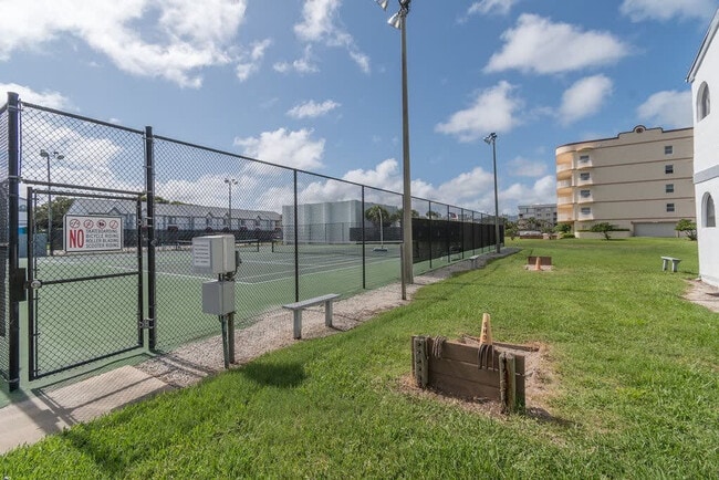 Building Photo - 516 Beach Park Ln